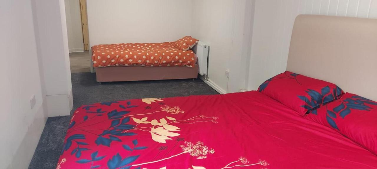Lovely 3-Bed Apartment In Parkgate روثيرهام المظهر الخارجي الصورة
