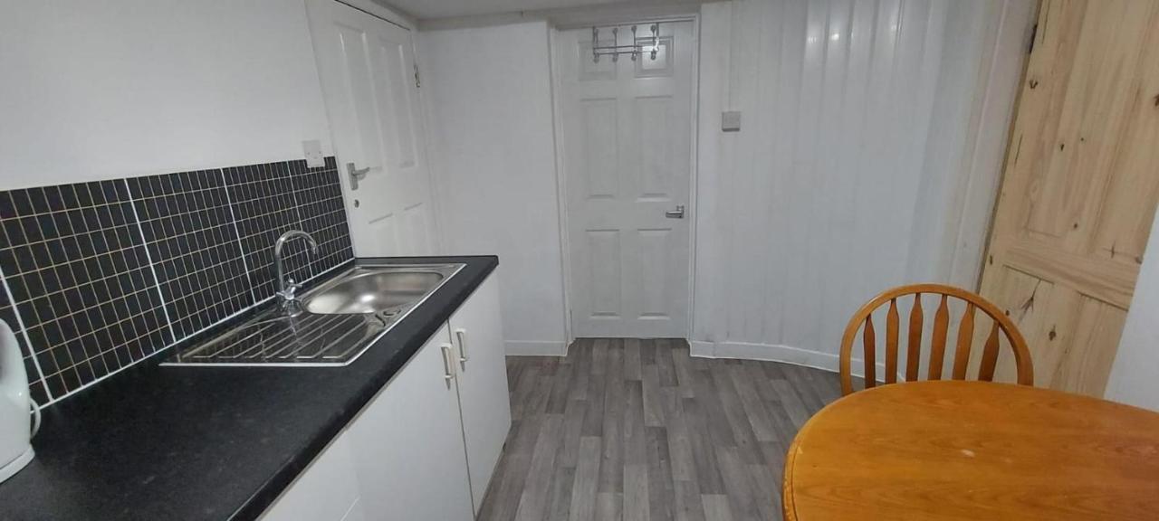 Lovely 3-Bed Apartment In Parkgate روثيرهام المظهر الخارجي الصورة